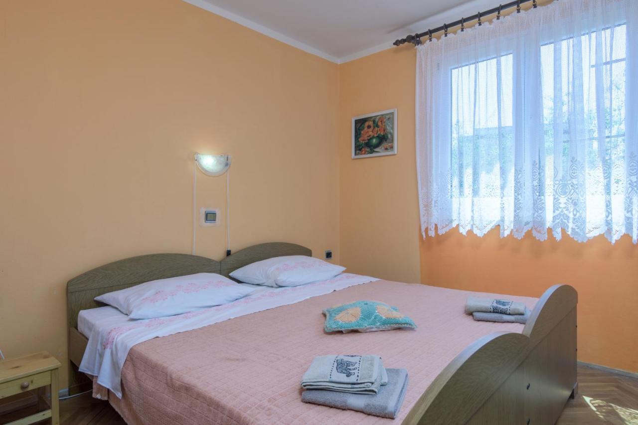 With A Parking Space - 16053 Apartman